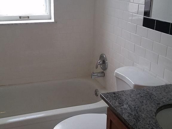 2nd image of 1910A Tower Grove Ave #2N