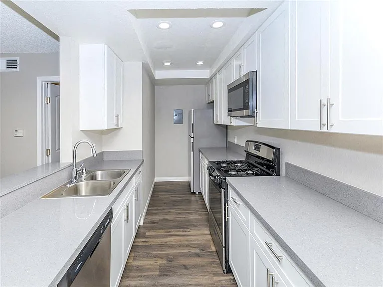 Briarwood Apartments — Photo 58