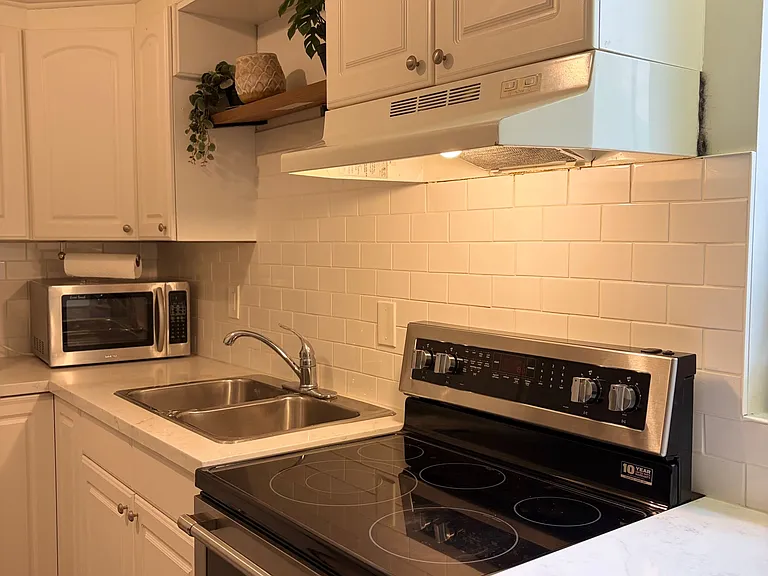 108 Springhurst Ave — Photo 14
