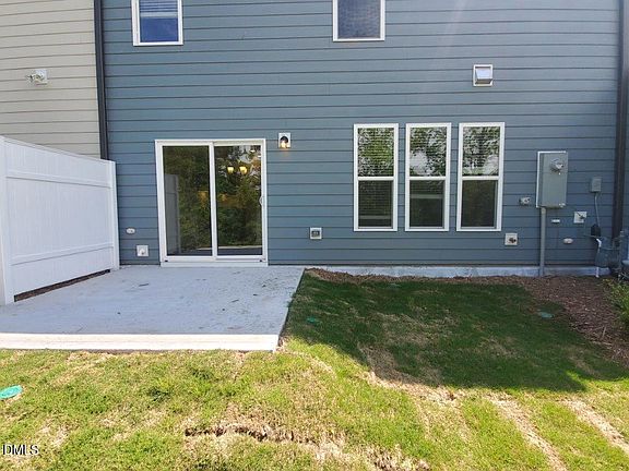 3rd image of 136 Eagleson St