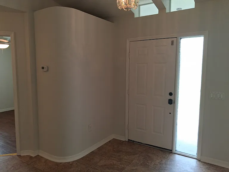 2420 Dumont Ln — Photo 2