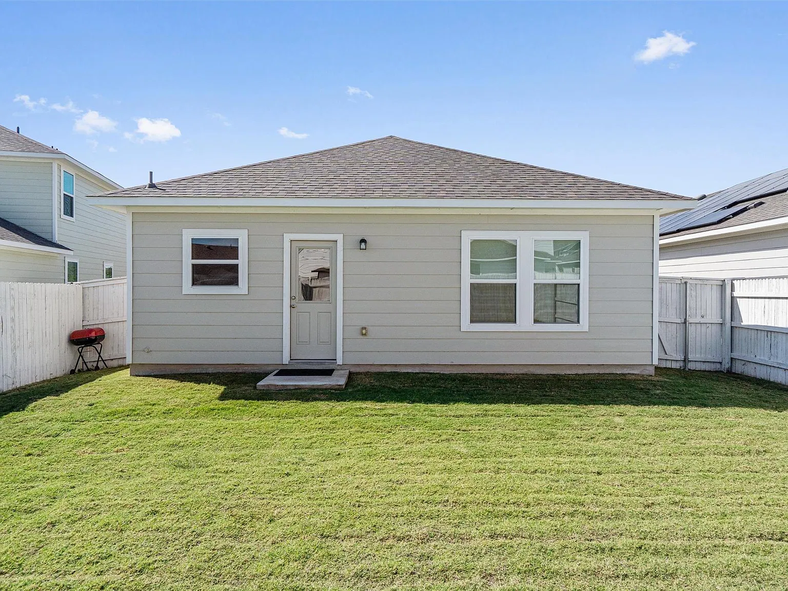3 bed, 2.0 bath, 1514 sqft, $1,925 — Photo 3