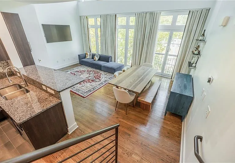 1221 Caroline St NE #201 — Photo 11