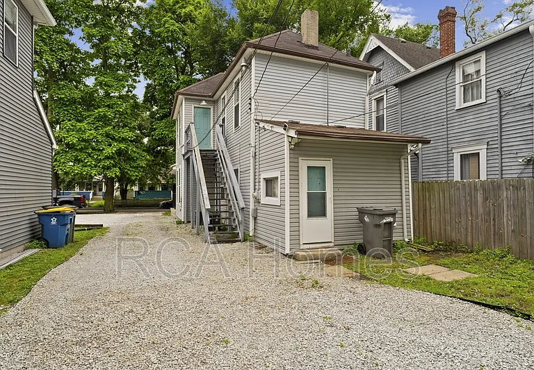1448 Woodlawn Ave — Photo 15