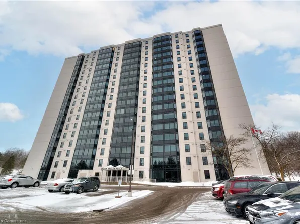 35 Green Valley Dr #1514, Kitchener, ON N2P 2A5