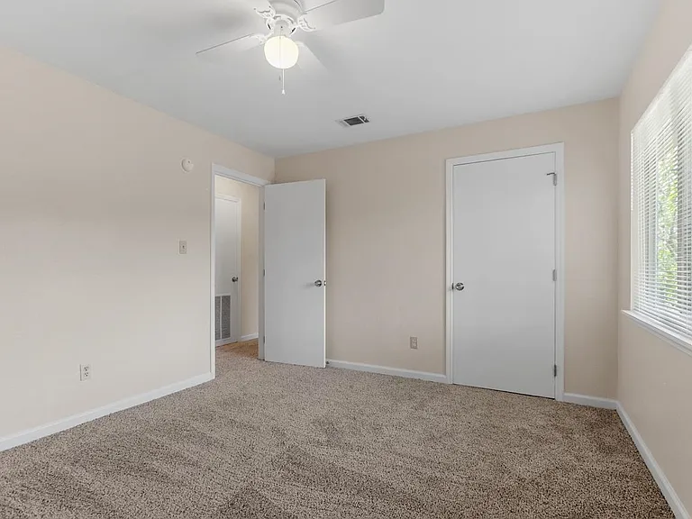 2188 Claremont Ln #C — Photo 34