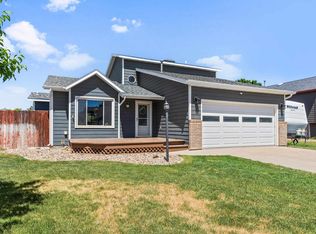 1403 Copperfield Dr, Rapid City, SD 57703