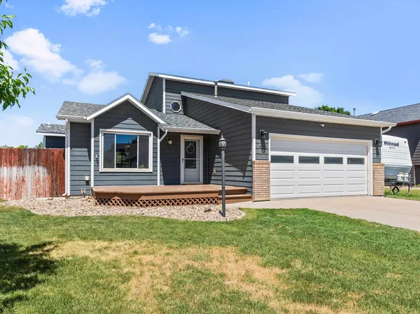 1403 Copperfield Dr, Rapid City, SD 57703