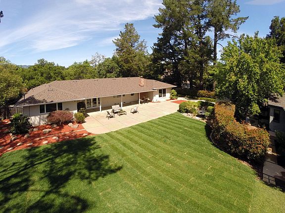 4th image of 15070 Stratford Ct