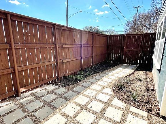 4th image of 4004 Roswell St #10878739