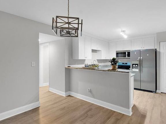 5th image of 3052 Blackstone Ct