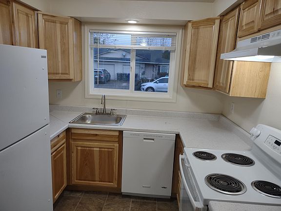 4th image of 4883 Chinook Ct SE