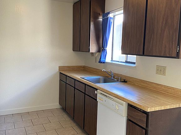 4th image of 150 Santa Inez Ave APT 2