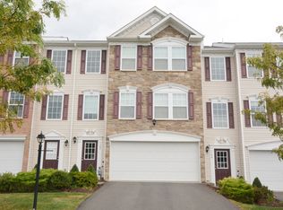 142 Lockheed Dr, Coraopolis, PA 15108