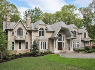 8 Baldwin Rd, Saddle River, NJ 07458