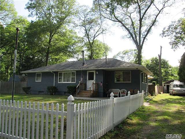 1st image of 10 Deer Ave