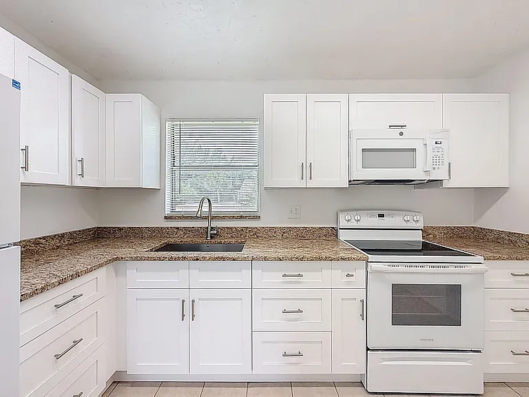 235 Lake Dora Dr — Photo 38