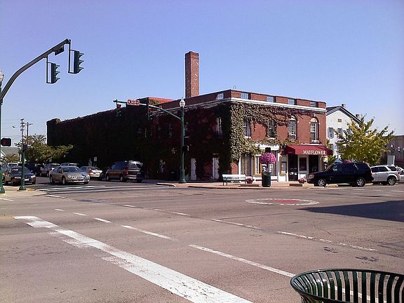 3rd image of 9 W Main St