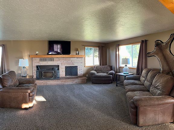 Living room - Right side
