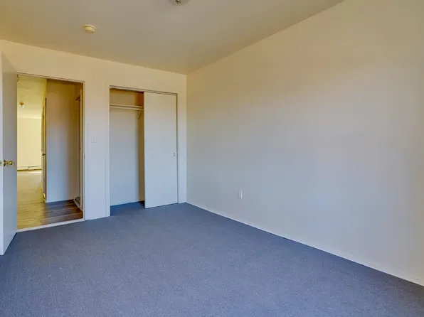 78 Orient Avenue image 4 of 25