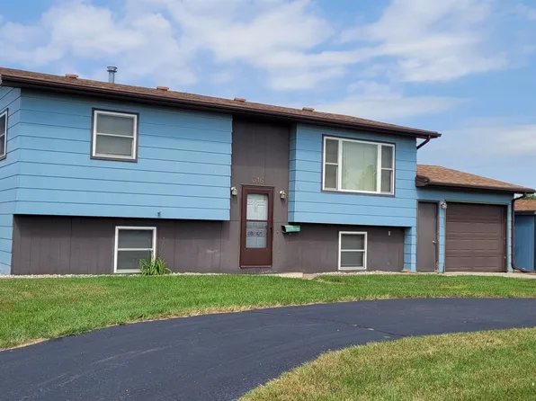 316 1st Ave NE, Surrey, ND 58785