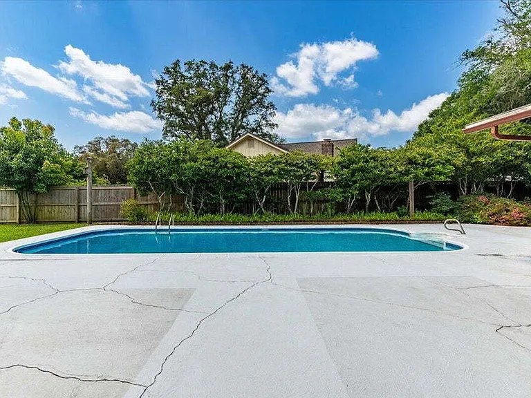 8 Stafford Cir — Photo 37