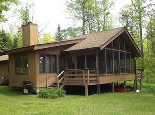 102 Long Bow Ln E, Becket, MA 01223