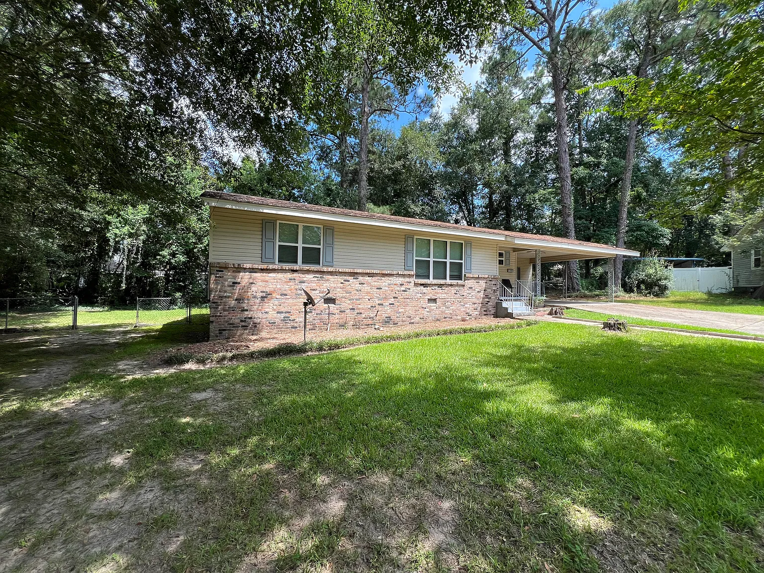 105 Rainbow Cir — Photo 2