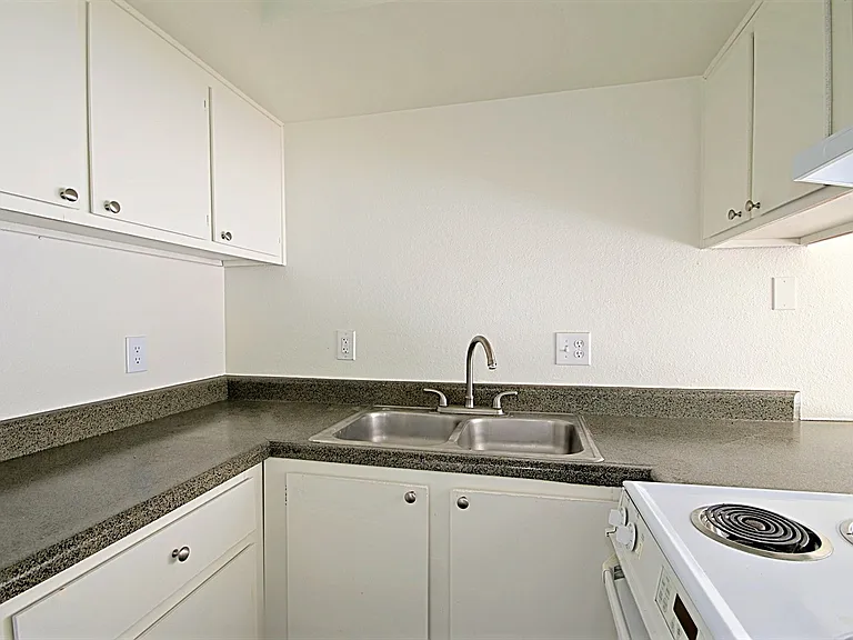Suite 16 — Photo 3