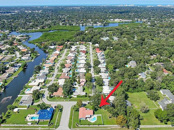 4th image of 2198 Wateroak Dr N