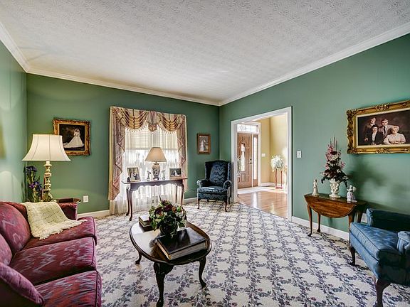 5th image of 215 Graystone Dr