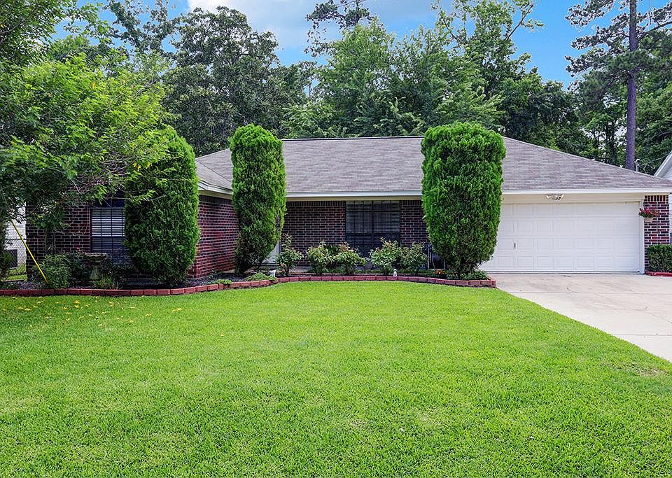 1st image of 402 Pine Circle Dr