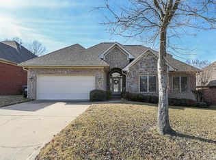 7426 Peach Blossom Ave, Benton, AR 72019