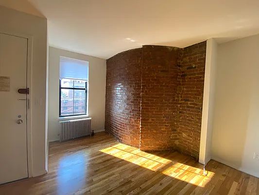 Rented by Compass | media 9