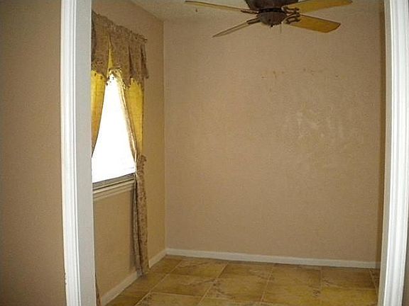 3rd image of 334 Lake Meadows Dr