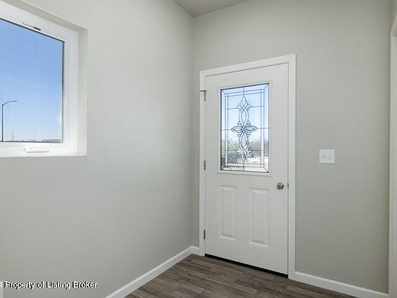 2nd image of 3209 Lyons Ave