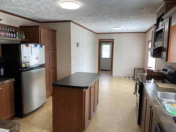 4th image of 391 Johnny Ln
