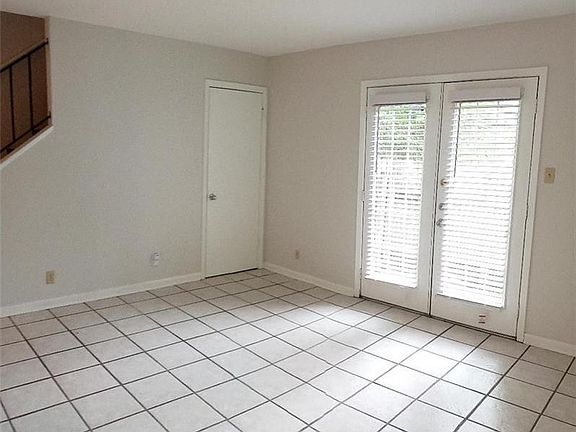4th image of 2800 Westhill Dr APT 103