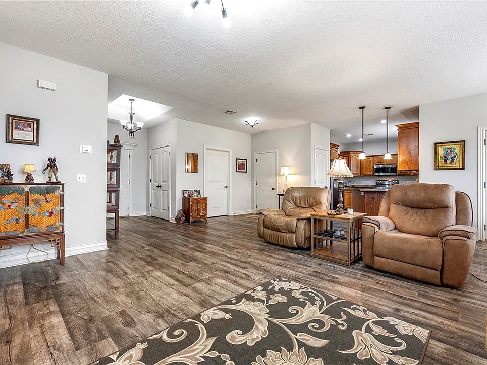 1st image of 2253 Aspen