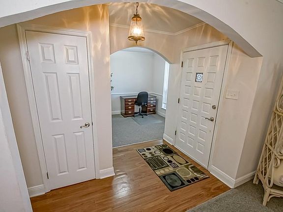 4th image of 3821 Lake Trail Dr
