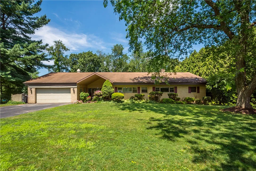 133 Rockingham Ln photo 1