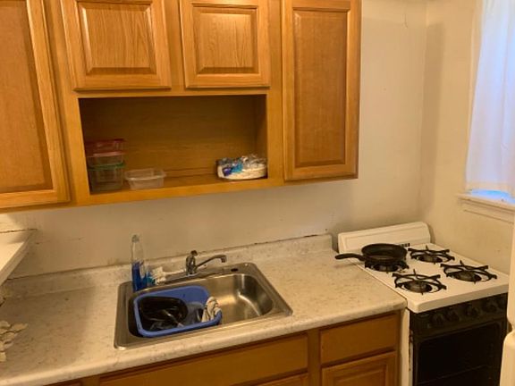 4th image of 504 N Pleasant Pl #A