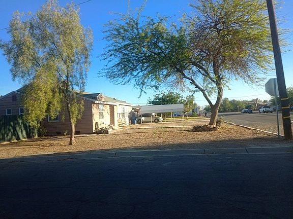 3rd image of 540 Lake Rd