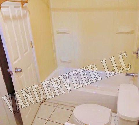 4th image of 225 Vanderveer St #1