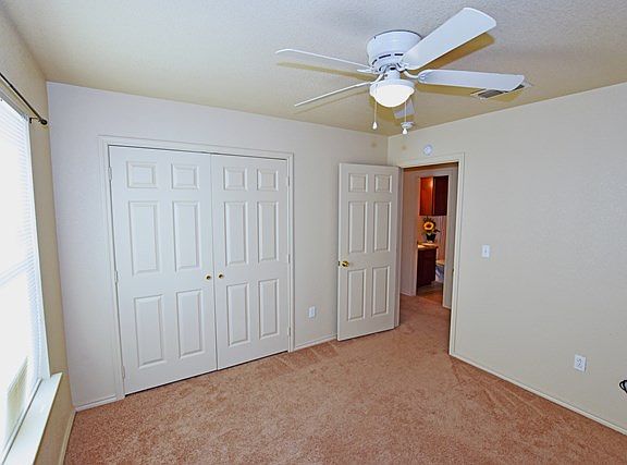 3rd image of 914 Coronado Ave