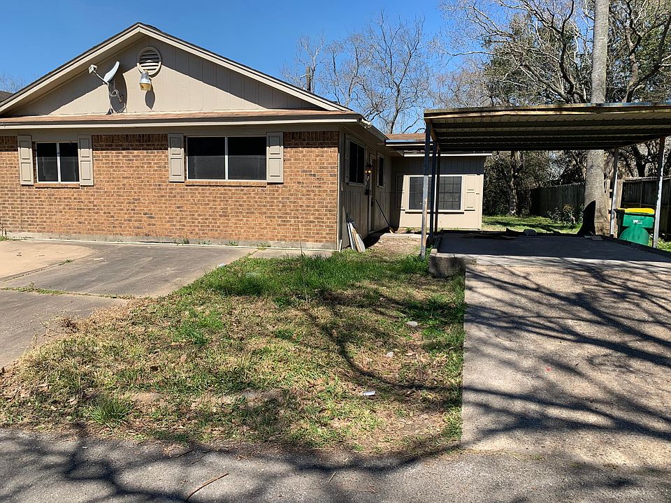 1st image of 718 Barcelona Cir