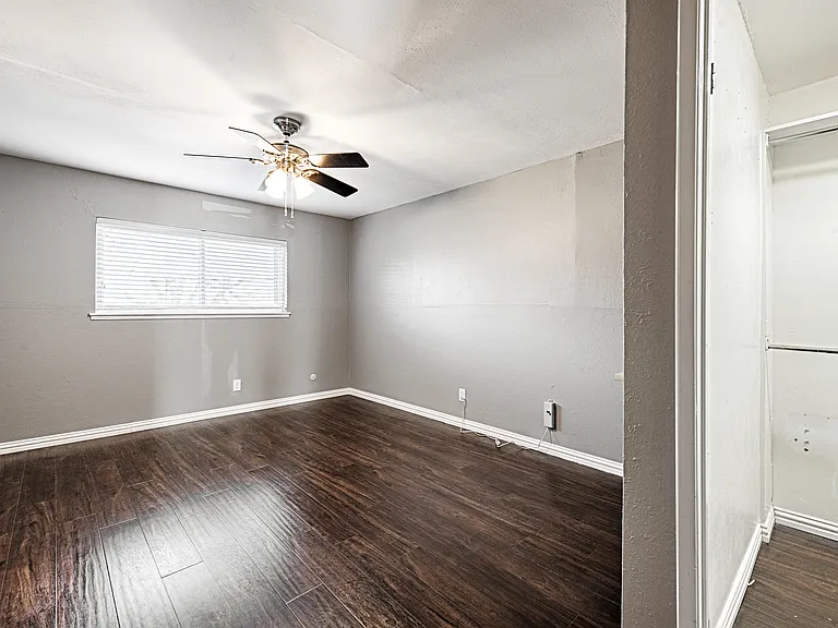 2241 Lockwood Dr — Photo 6