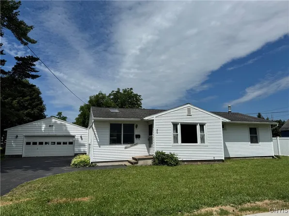 809 Kinne St, East Syracuse, NY 13057