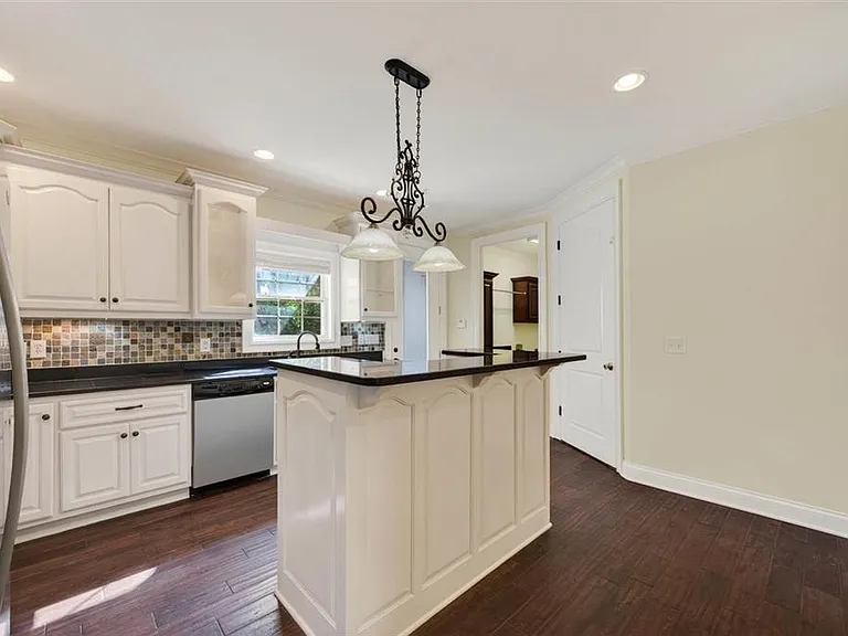 841-B Denzil Ave #B — Photo 12