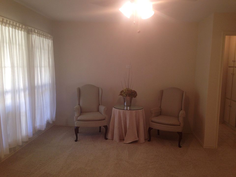 1st image of 117 Kings Creek Dr